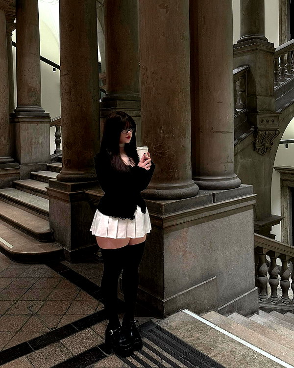 andasrose instagram image archive image
