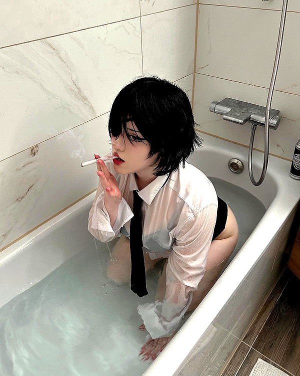 andasrose instagram image archive image