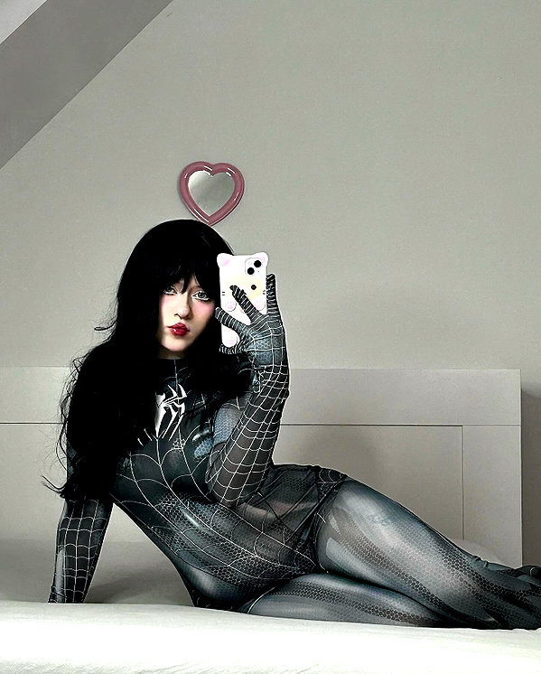 andasrose instagram image archive image