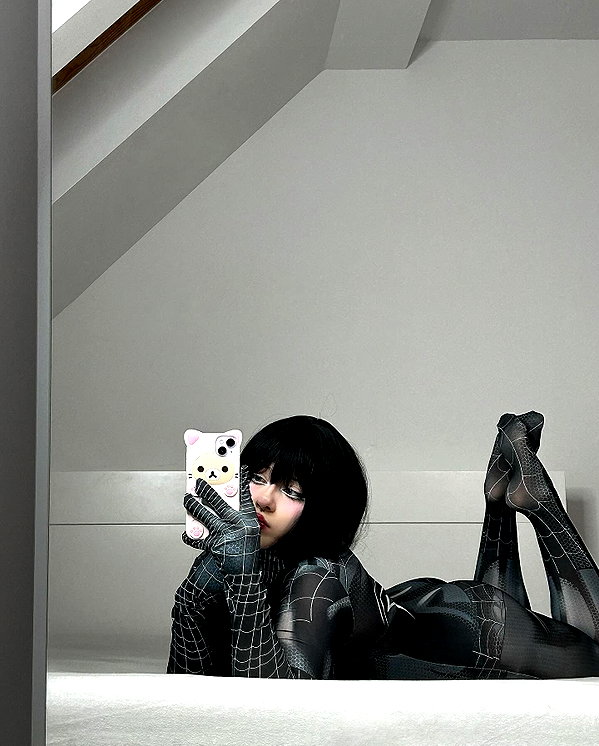 andasrose instagram image archive image