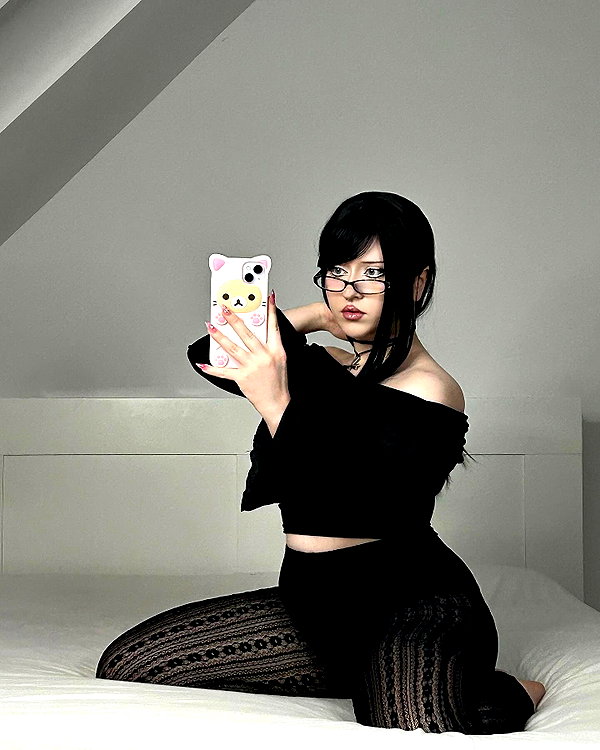 andasrose instagram image archive image