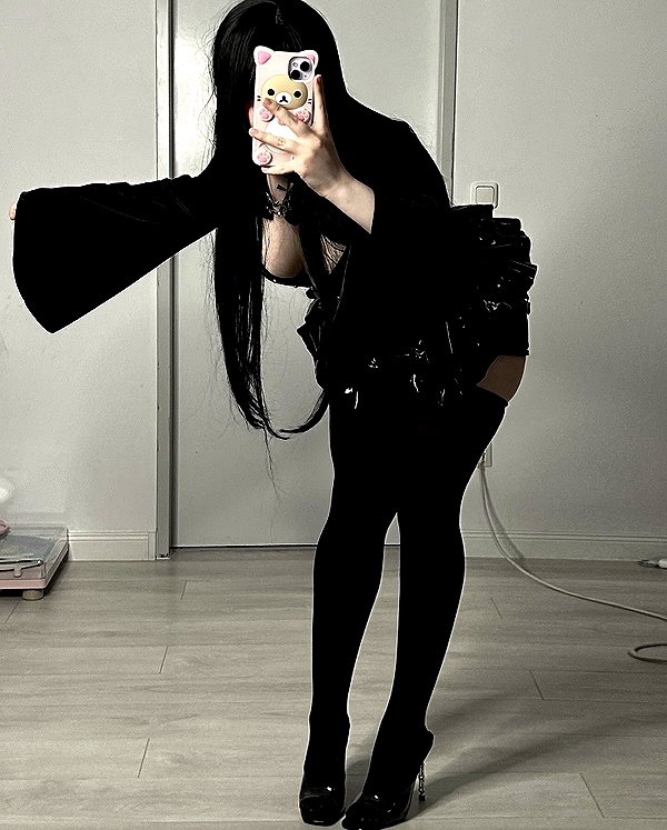 andasrose instagram image archive image