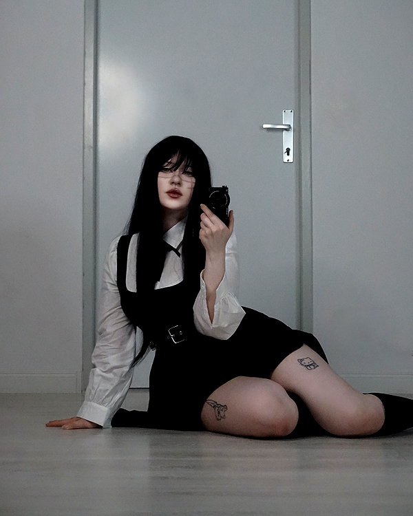 andasrose instagram image archive image