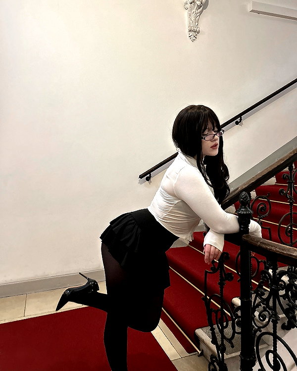 andasrose instagram image archive image