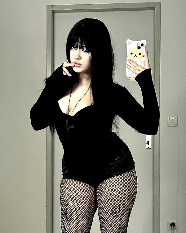 andasrose instagram image archive image