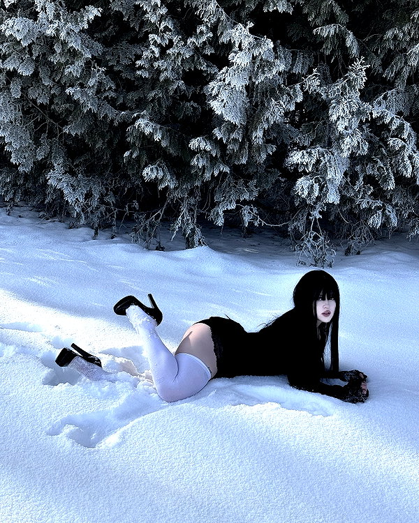andasrose instagram image archive image
