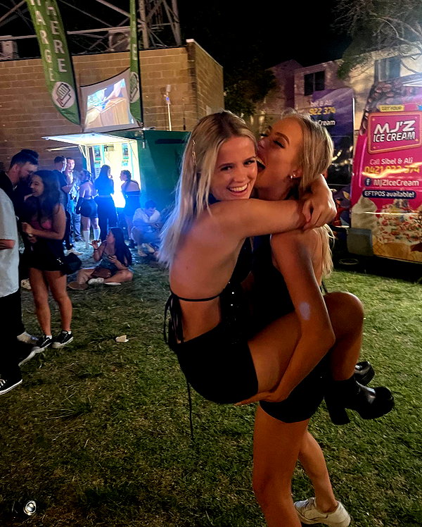 anika.wicks instagram image archive image
