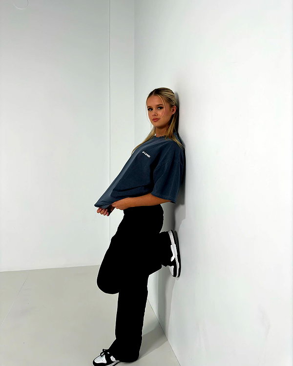 anika.wicks instagram image archive image