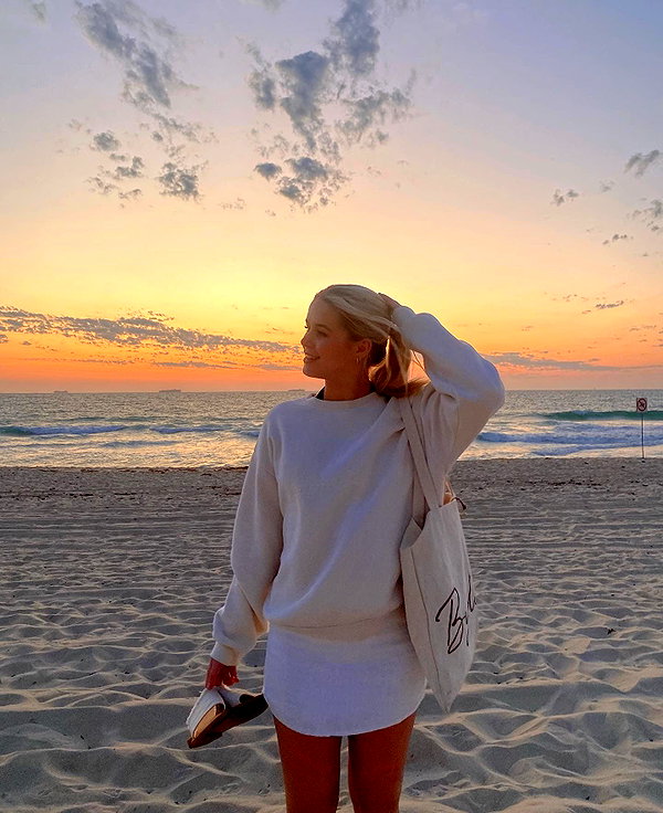 anika.wicks instagram image archive image