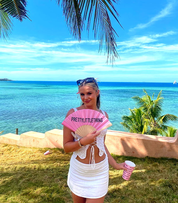 anika.wicks instagram image archive image