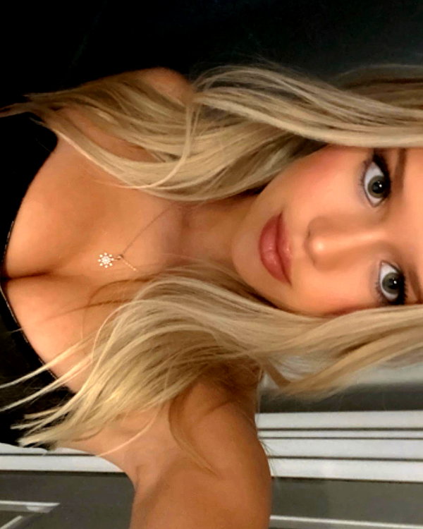 anika.wicks instagram image archive image