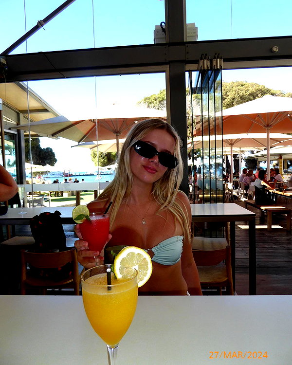 anika.wicks instagram image archive image