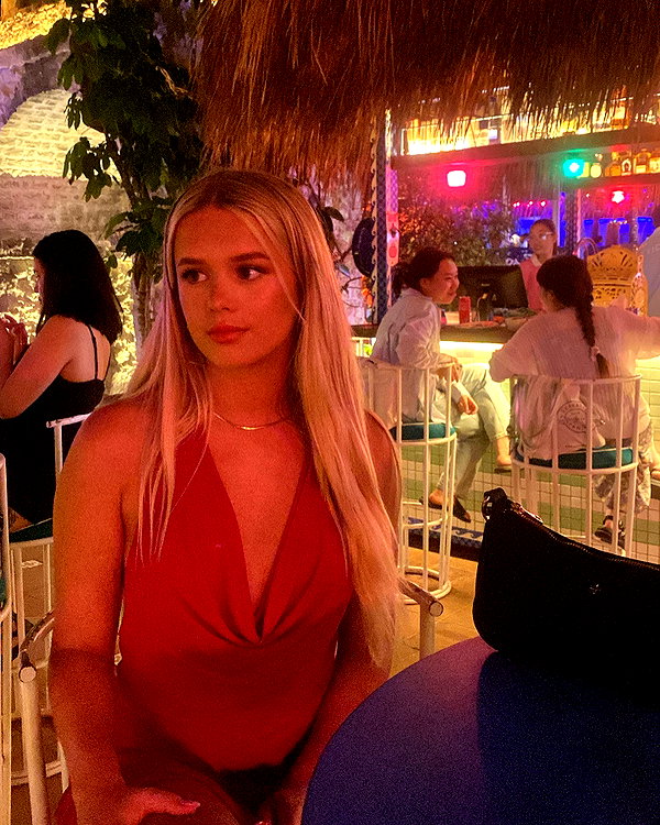 anika.wicks instagram image archive image