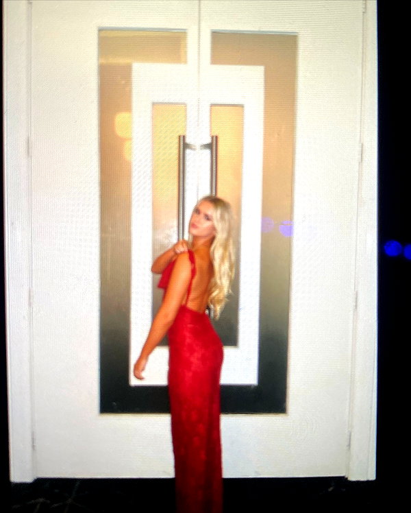 anika.wicks instagram image archive image
