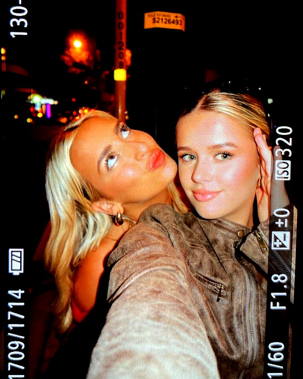anika.wicks instagram image archive image