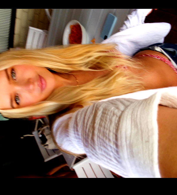 anika.wicks instagram image archive image