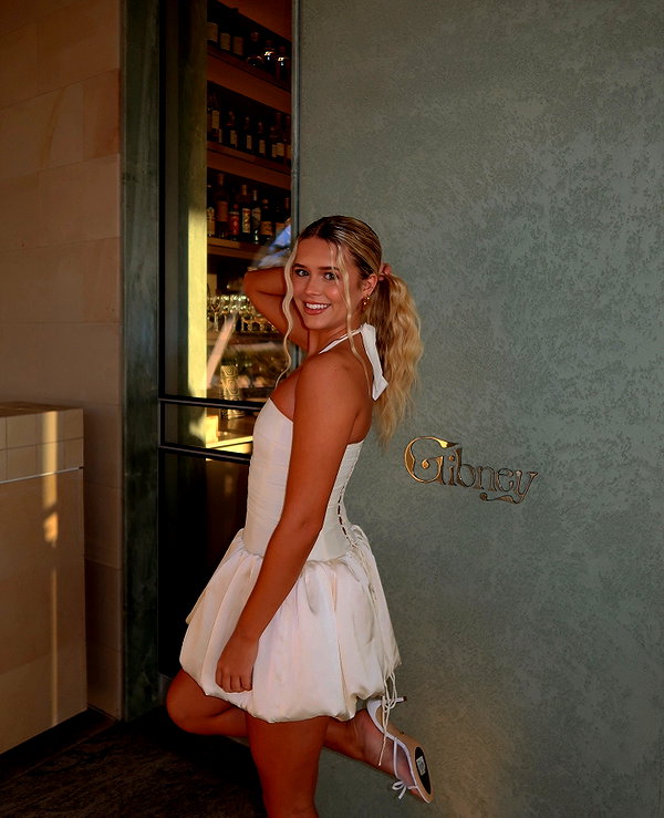 anika.wicks instagram image archive image