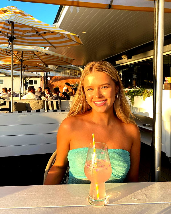 anika.wicks instagram image archive image