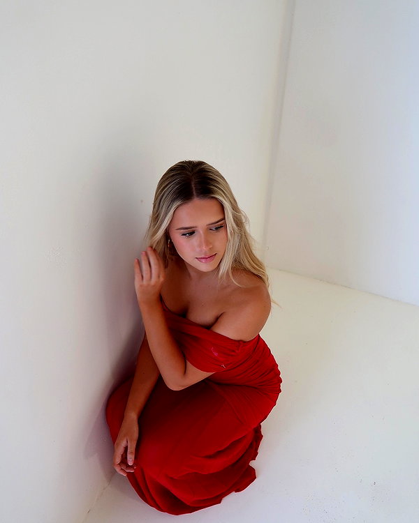 anika.wicks instagram image archive image