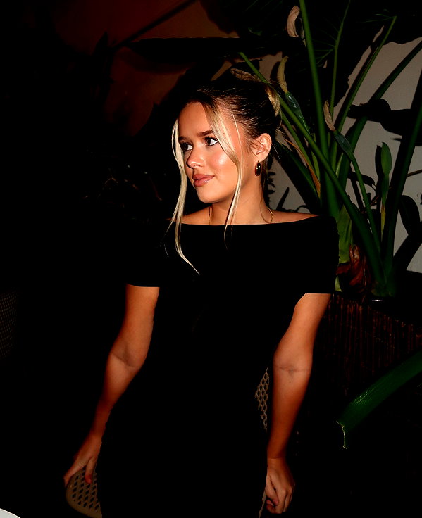anika.wicks instagram image archive image