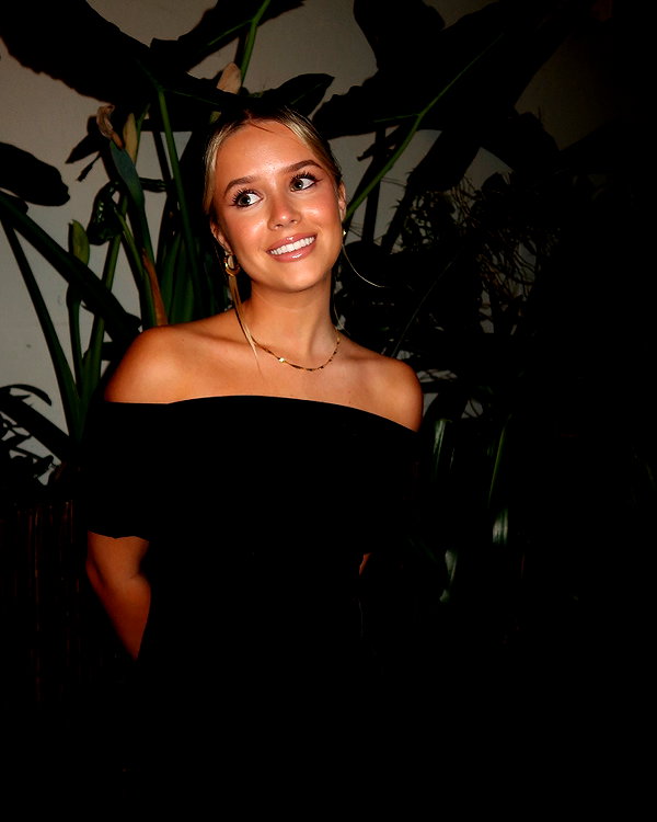 anika.wicks instagram image archive image