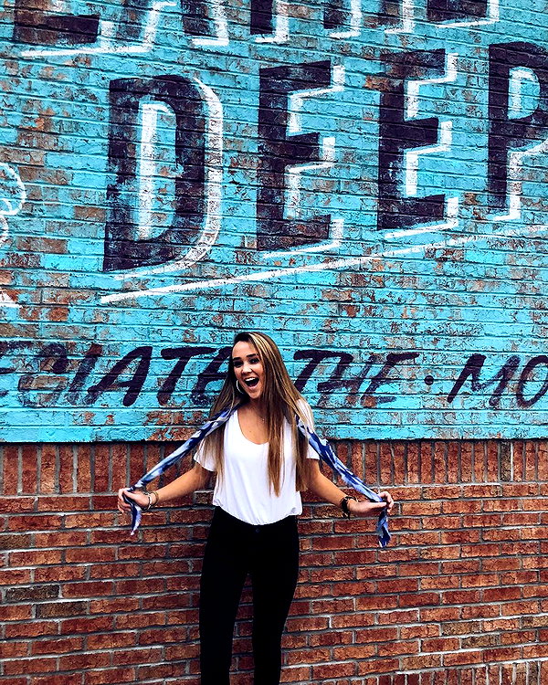 annaa_thompsonnn instagram image archive image