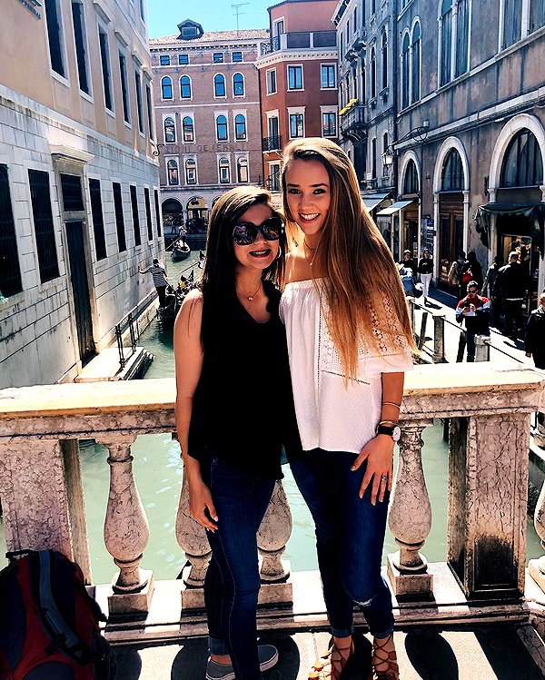 annaa_thompsonnn instagram image archive image