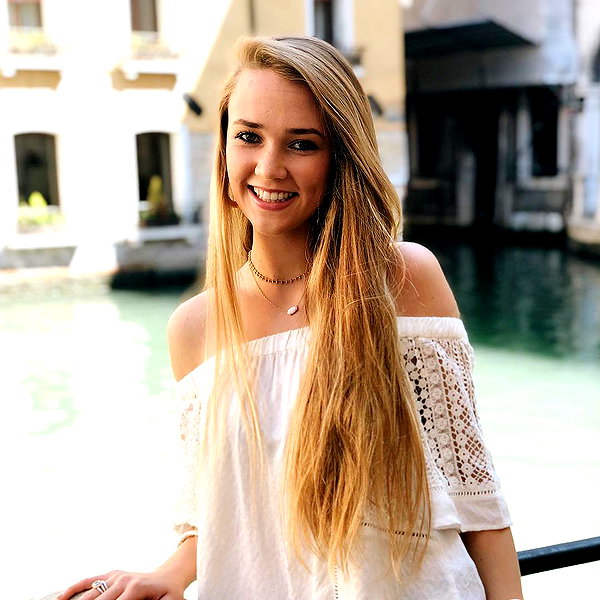 annaa_thompsonnn instagram image archive image