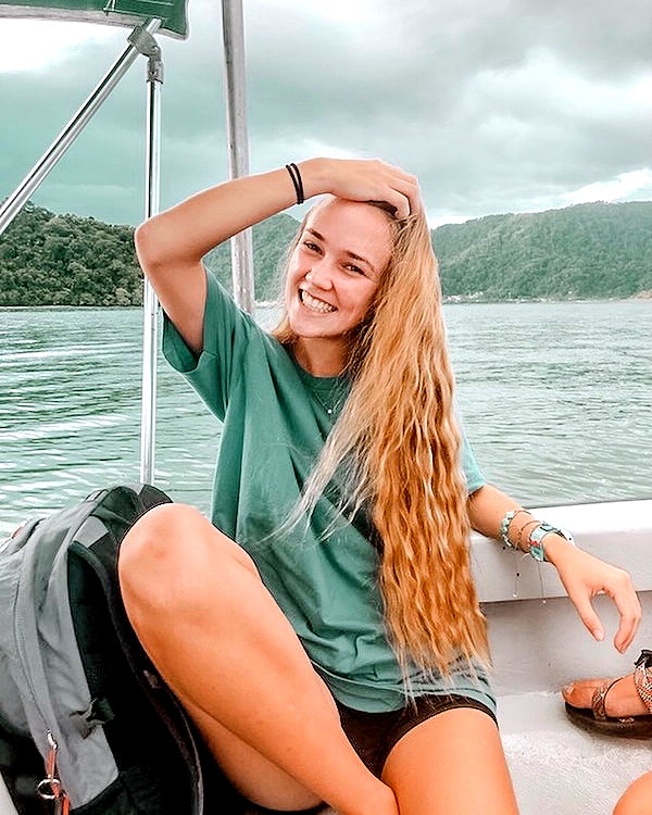annaa_thompsonnn instagram image archive image