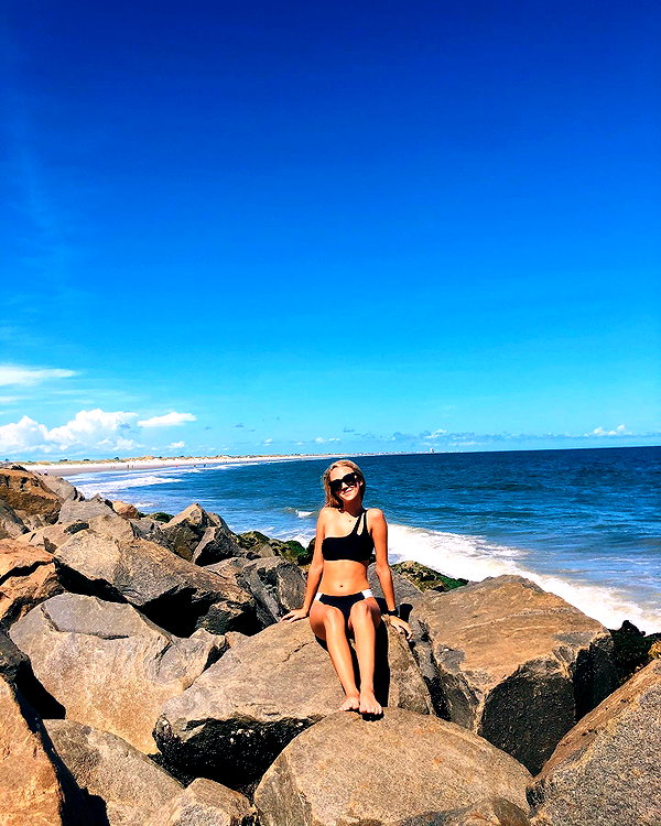 annaa_thompsonnn instagram image archive image