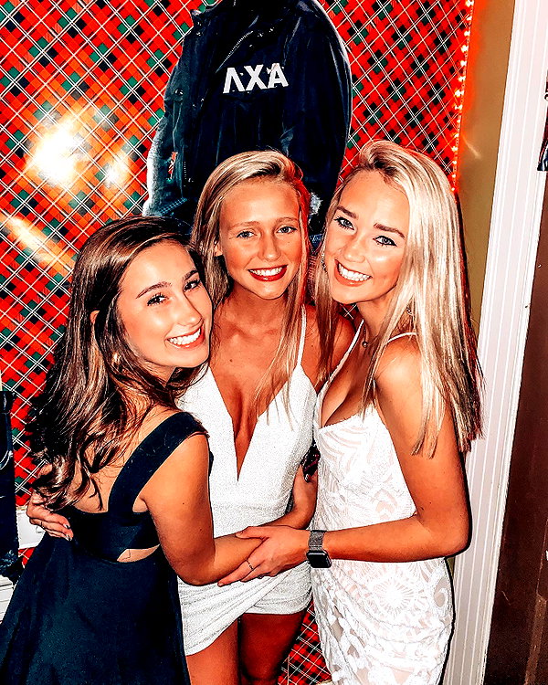 annaa_thompsonnn instagram image archive image