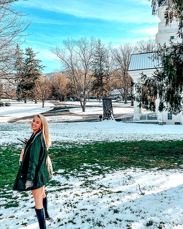 annaa_thompsonnn instagram image archive image