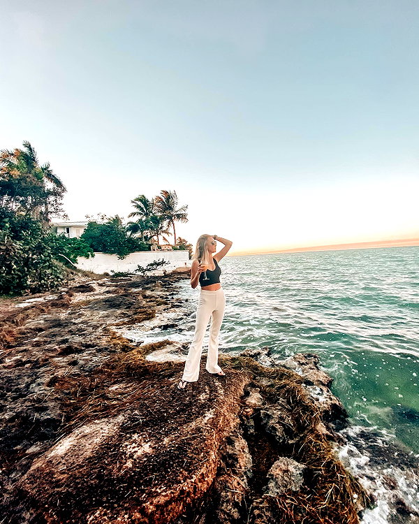 annaa_thompsonnn instagram image archive image