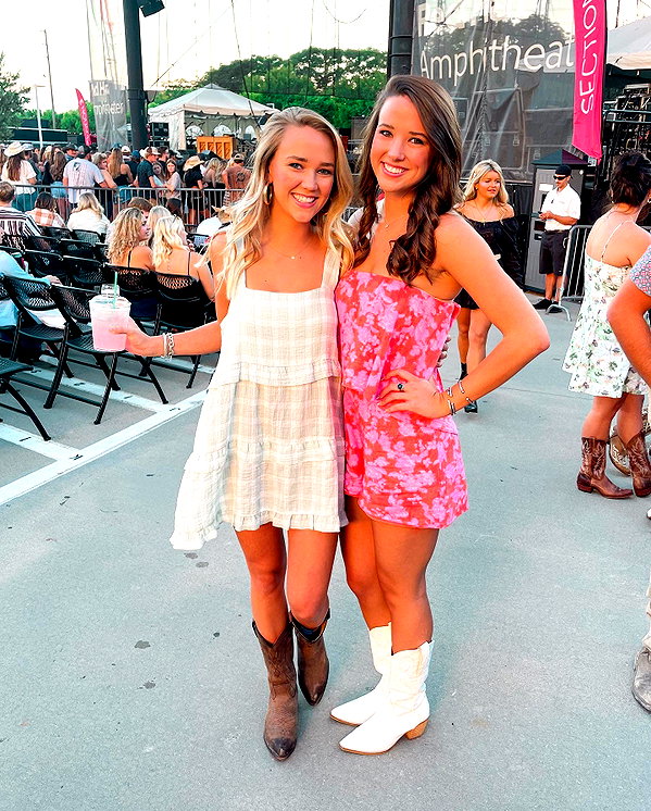 annaa_thompsonnn instagram image archive image