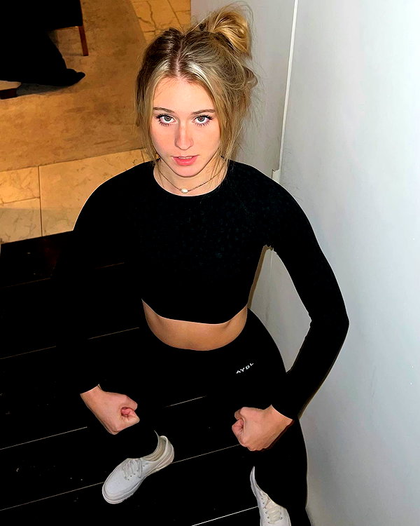 annabel.lucinda instagram image archive image