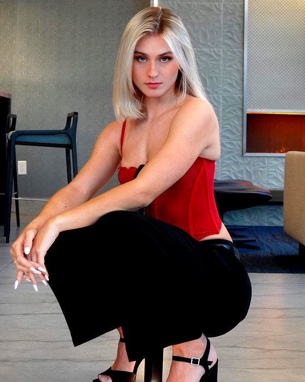 annabel.lucinda instagram image archive image