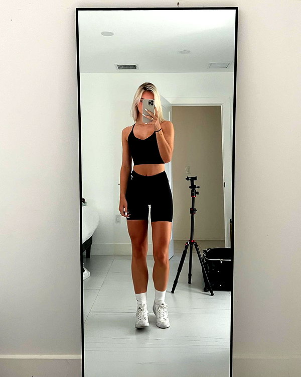 annabel.lucinda instagram image archive image