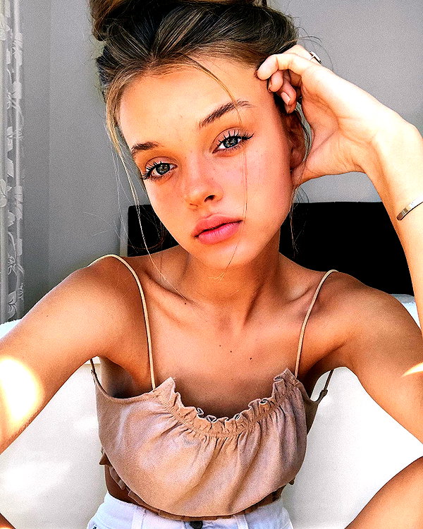 annazak12 instagram image archive image