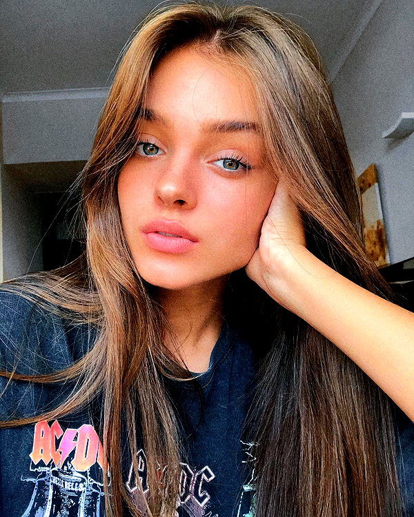 annazak12 instagram image archive image