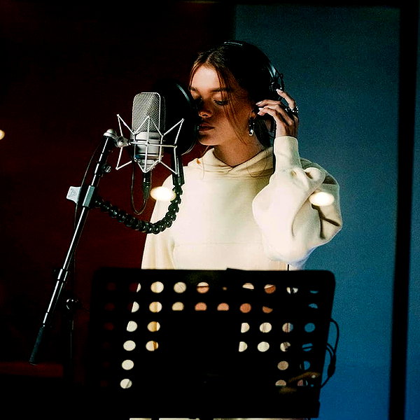 annazak12 instagram image archive image