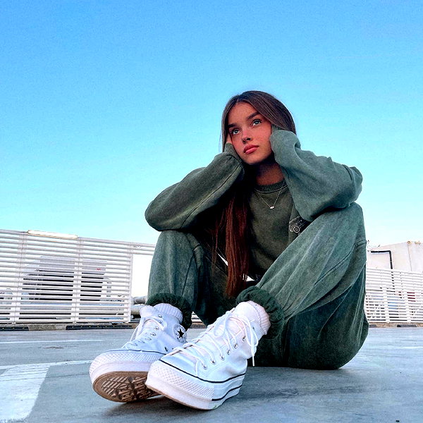 annazak12 instagram image archive image