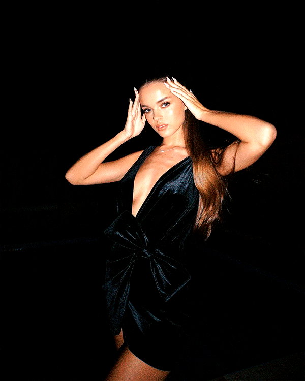 annazak12 instagram image archive image