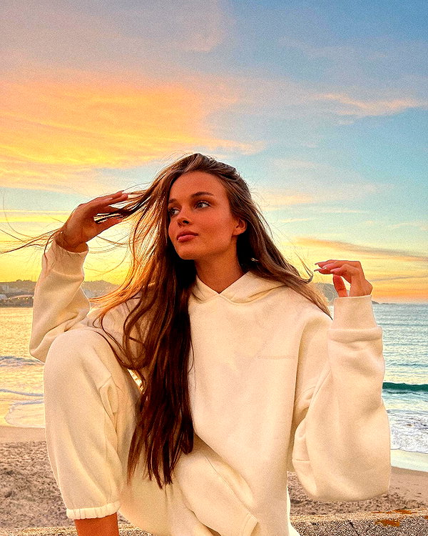 annazak12 instagram image archive image
