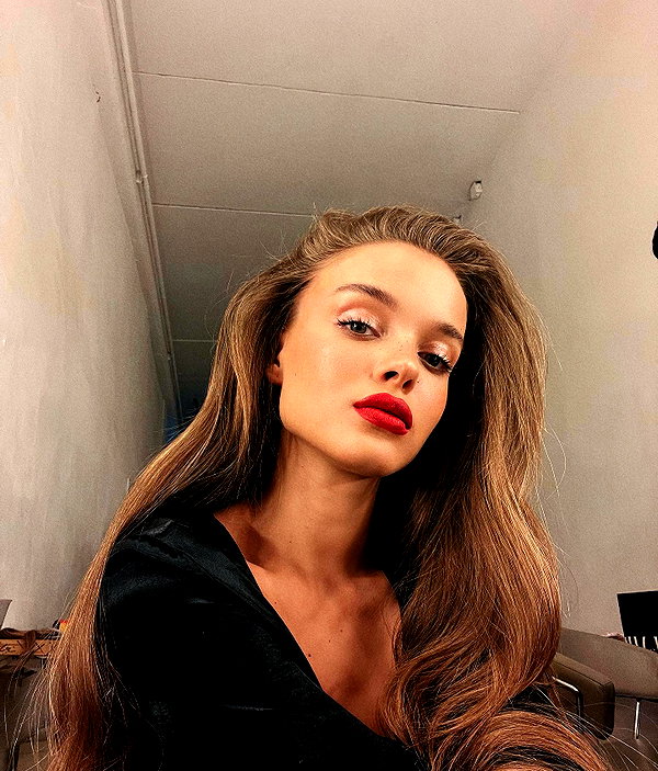 annazak12 instagram image archive image