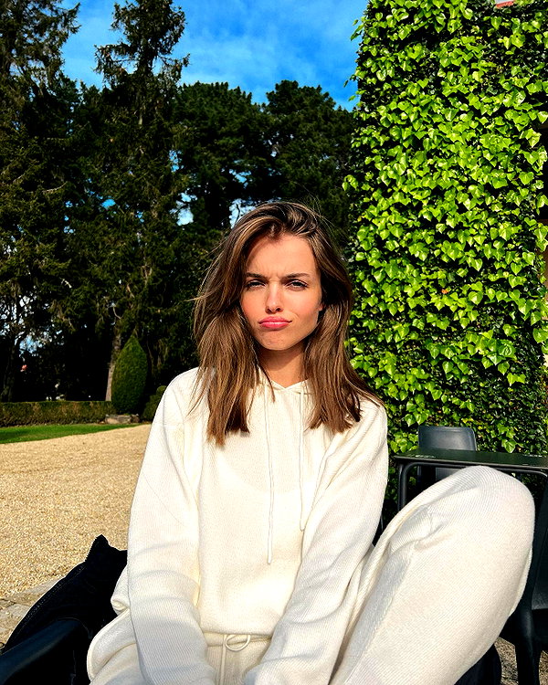 annazak12 instagram image archive image