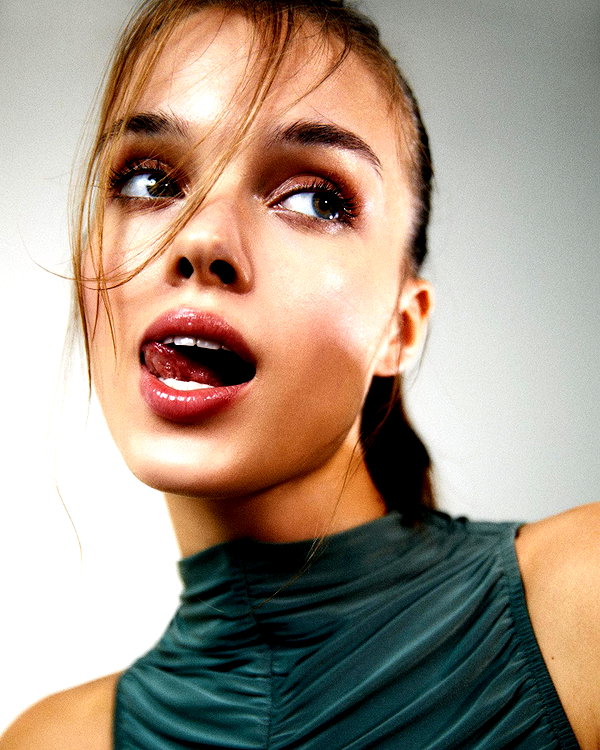 annazak12 instagram image archive image
