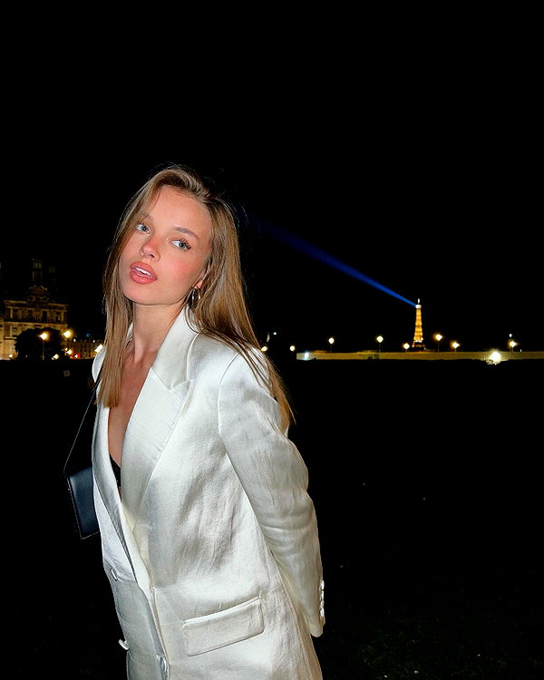 annazak12 instagram image archive image