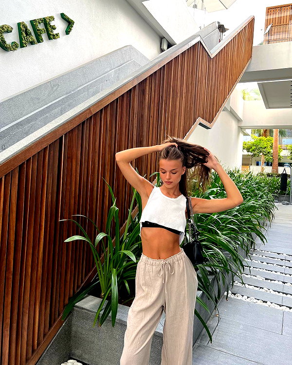 annazak12 instagram image archive image