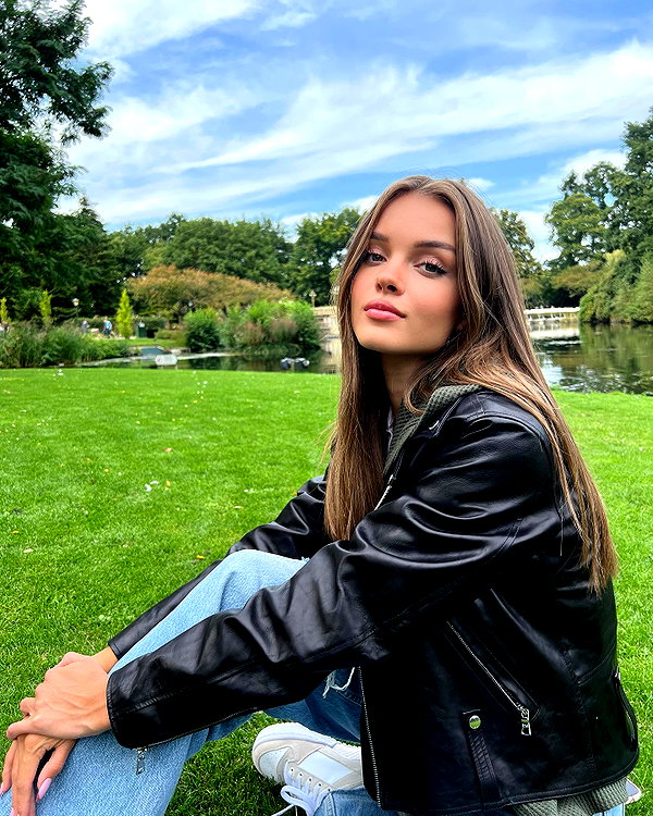 annazak12 instagram image archive image