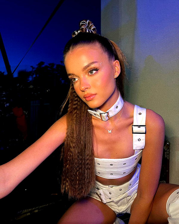 annazak12 instagram image archive image